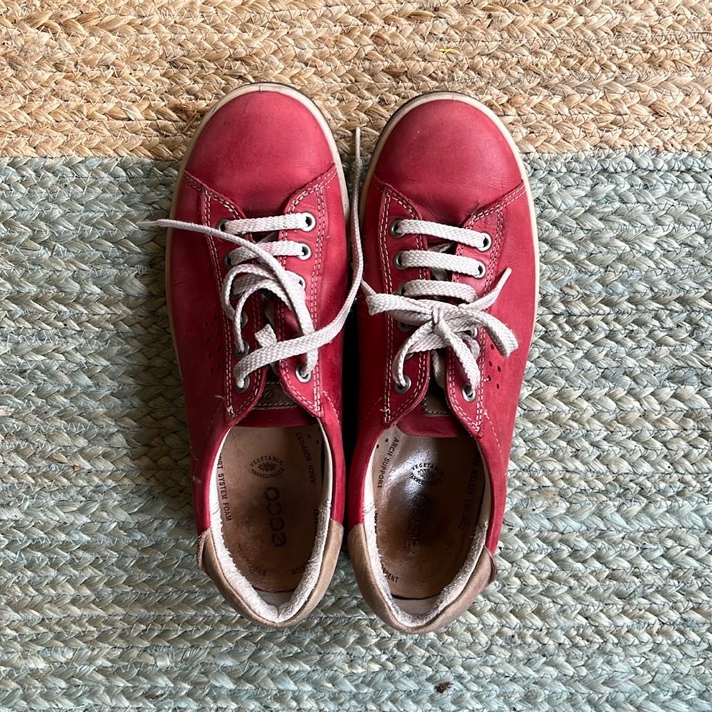 Ecco Soft 7 red leather casual sneakers size 39